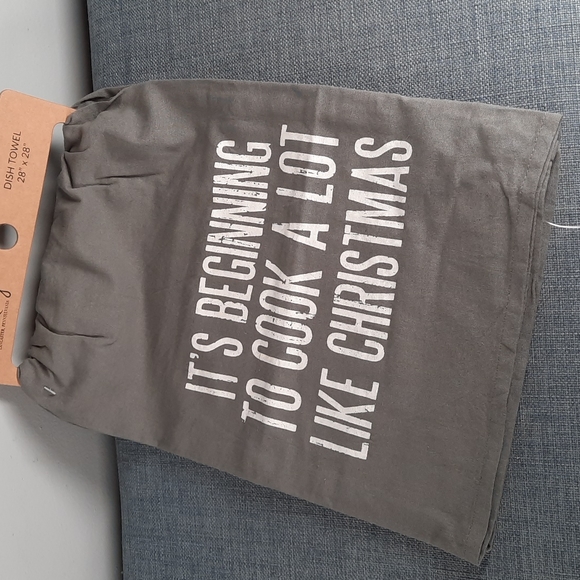 It's Beginning To Cook A Lot Like Christmas Kitchen Dish Towel Cotton Gray NWT - Picture 1 of 4